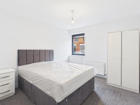 2 bedroom Flat to let in Castlereagh Street, Belfast, BT5