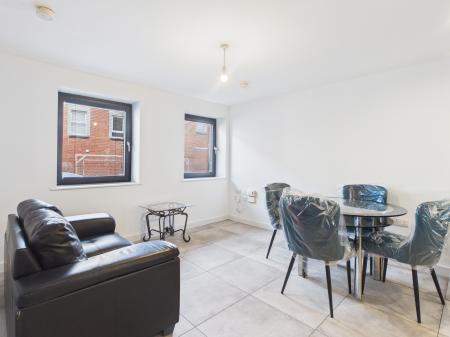2 bedroom Flat to let in Castlereagh Street, Belfast, BT5