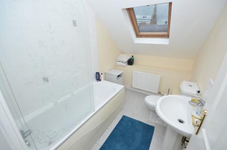 3 bedroom Flat to let in Eglantine Avenue, Belfast, BT9