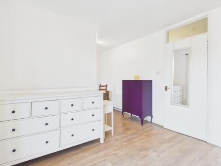 2 bedroom Flat to let in Lockside Road, Stranmillis Embankment, Belfast, BT9