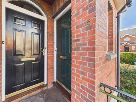 2 bedroom Flat to let in Ardenlee Place, Ravenhill Road, Belfast, BT6