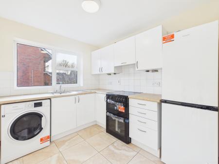 2 bedroom Flat to let in Ardenlee Place, Ravenhill Road, Belfast, BT6