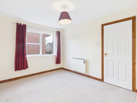 2 bedroom Flat to let in Ardenlee Place, Ravenhill Road, Belfast, BT6