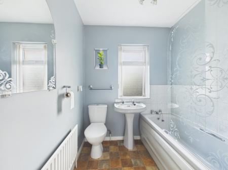 2 bedroom Semi-detached house to let in Beaufort Crescent, Belfast, BT8