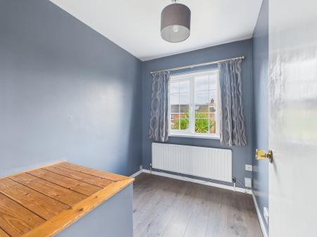 2 bedroom Semi-detached house to let in Beaufort Crescent, Belfast, BT8