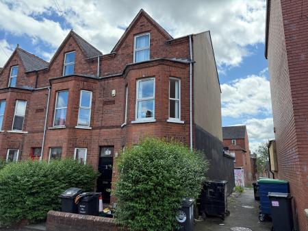 6 bedroom Terraced House to let in Sandhurst Drive, BT9