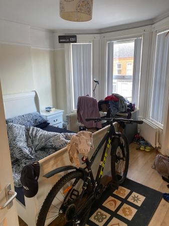6 bedroom Terraced House to let in Sandhurst Drive, BT9