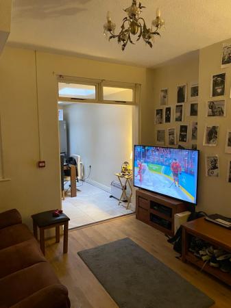 6 bedroom Terraced House to let in Sandhurst Drive, BT9