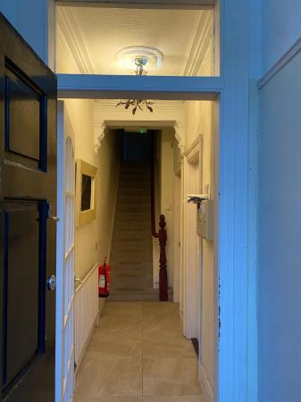 6 bedroom Terraced House to let in Sandhurst Drive, BT9