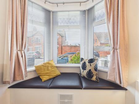 2 bedroom Terraced House to let in Whitehall Parade, Ormeau Road, Belfast, BT7