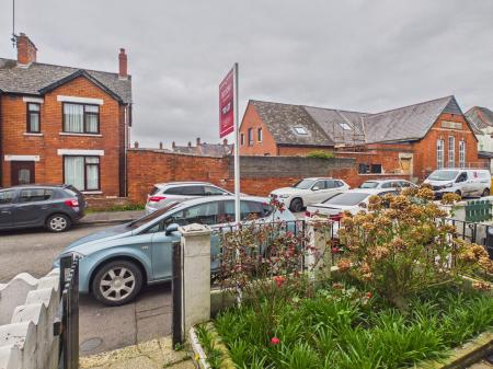 2 bedroom Terraced House to let in Whitehall Parade, Ormeau Road, Belfast, BT7