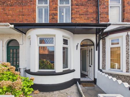 2 bedroom Terraced House to let in Whitehall Parade, Ormeau Road, Belfast, BT7