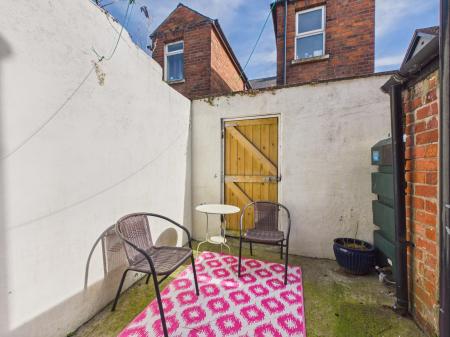 2 bedroom Terraced House to let in Whitehall Parade, Ormeau Road, Belfast, BT7