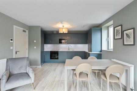 2 bedroom Flat to let in Newtownbreda Road, Belfast, BT8