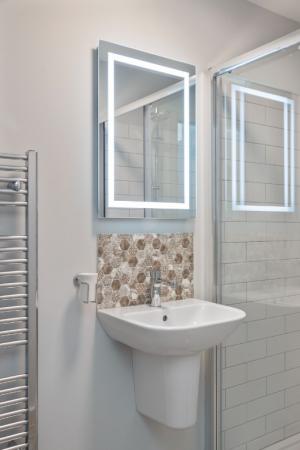 2 bedroom Flat to let in Newtownbreda Road, Belfast, BT8