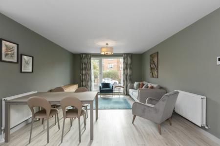 2 bedroom Flat to let in Newtownbreda Road, Belfast, BT8