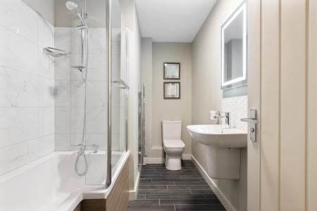 2 bedroom Flat to let in Newtownbreda Road, Belfast, BT8