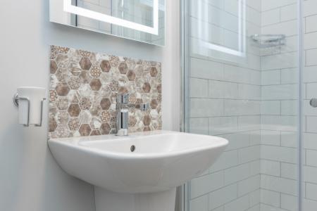 2 bedroom Flat to let in Newtownbreda Road, Belfast, BT8