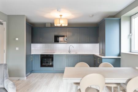 2 bedroom Flat to let in Newtownbreda Road, Belfast, BT8