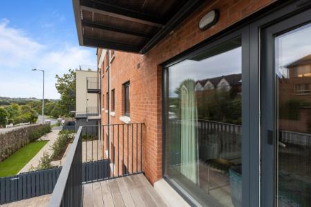 2 bedroom Flat to let in Newtownbreda Road, Belfast, BT8