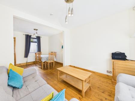 2 bedroom Terraced House to let in Willowfield Parade, Belfast, BT6