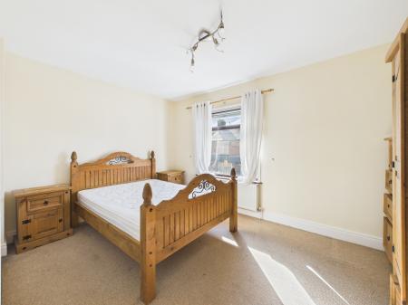 2 bedroom Terraced House to let in Willowfield Parade, Belfast, BT6