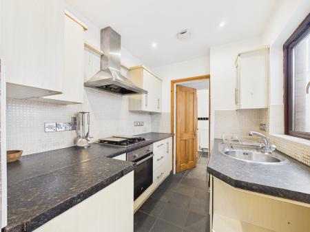 2 bedroom Terraced House to let in Willowfield Parade, Belfast, BT6