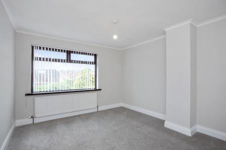 3 bedroom Semi-detached house to let in Hollymount, Belfast, BT10