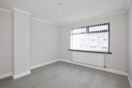 3 bedroom Semi-detached house to let in Hollymount, Belfast, BT10