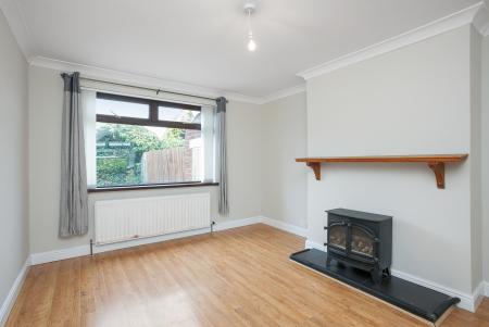 3 bedroom Semi-detached house to let in Hollymount, Belfast, BT10