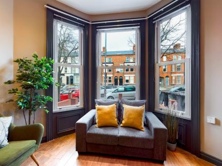 2 bedroom Flat to let in Eglantine Avenue, Belfast, BT9