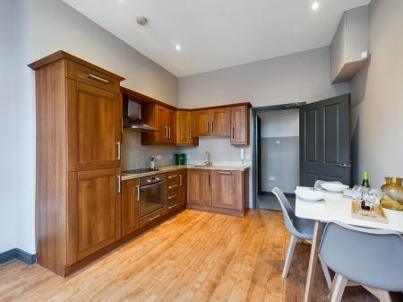 2 bedroom Flat to let in Eglantine Avenue, Belfast, BT9