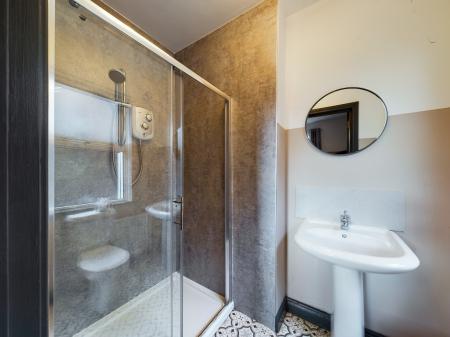 2 bedroom Flat to let in Eglantine Avenue, Belfast, BT9