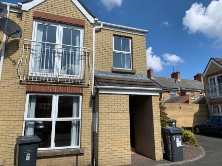 2 bedroom Town house to let in St Judes Square, Belfast, BT7