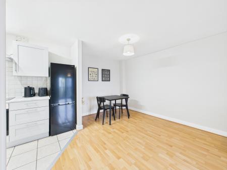 2 bedroom Apartment to let in Station Street, Belfast, BT3