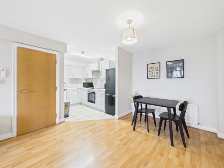 2 bedroom Apartment to let in Station Street, Belfast, BT3