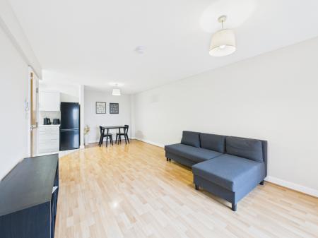 2 bedroom Apartment to let in Station Street, Belfast, BT3
