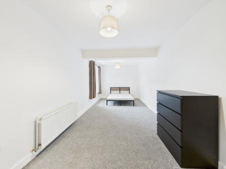 2 bedroom Apartment to let in Station Street, Belfast, BT3