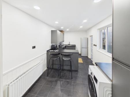 4 bedroom Terraced House for sale in Beersbridge Road, Belfast, BT5
