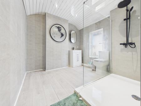 4 bedroom Terraced House for sale in Beersbridge Road, Belfast, BT5