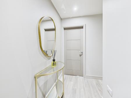 2 bedroom Flat to let in 60 Knocknagoney Road, Belfast, BT4