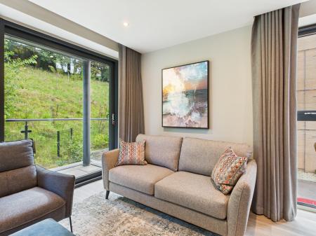 2 bedroom Flat to let in 60 Knocknagoney Road, Belfast, BT4