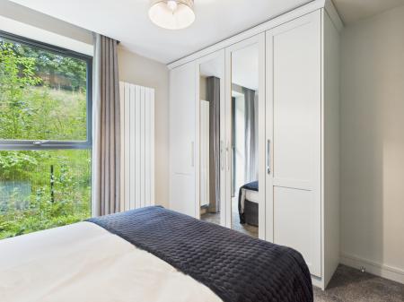 2 bedroom Flat to let in 60 Knocknagoney Road, Belfast, BT4