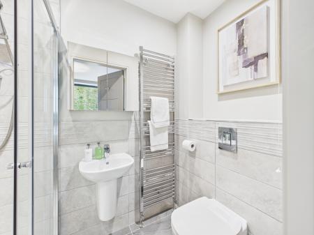 2 bedroom Flat to let in 60 Knocknagoney Road, Belfast, BT4