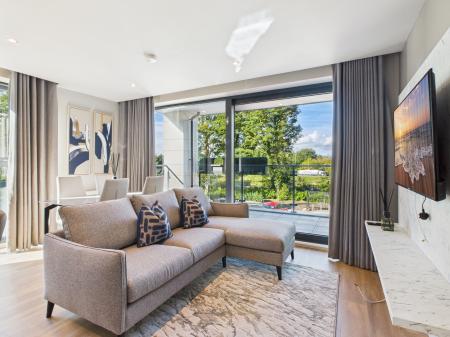 2 bedroom Apartment to let in 62 Knocknagoney Road, Belfast, BT4