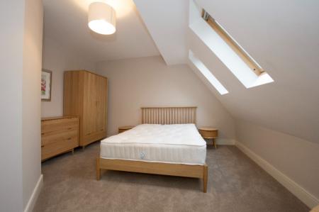 2 bedroom Flat to let in 56 Rossmore Drive, Belfast, BT7