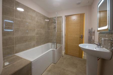 2 bedroom Flat to let in 56 Rossmore Drive, Belfast, BT7