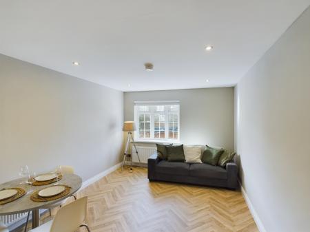 2 bedroom Flat to let in Park Place, Ravenhill Road, Belfast, BT6