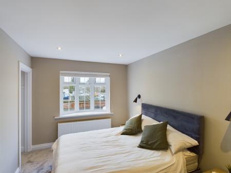2 bedroom Flat to let in Park Place, Ravenhill Road, Belfast, BT6
