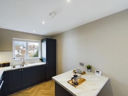 2 bedroom Flat to let in Park Place, Ravenhill Road, Belfast, BT6